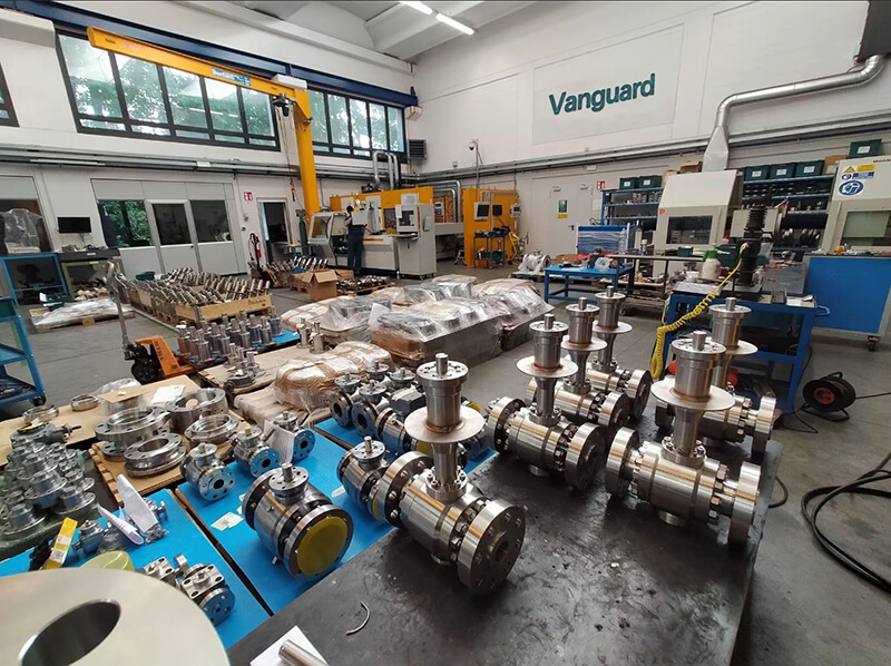 Design of high pressure differential high temperature regulating valve